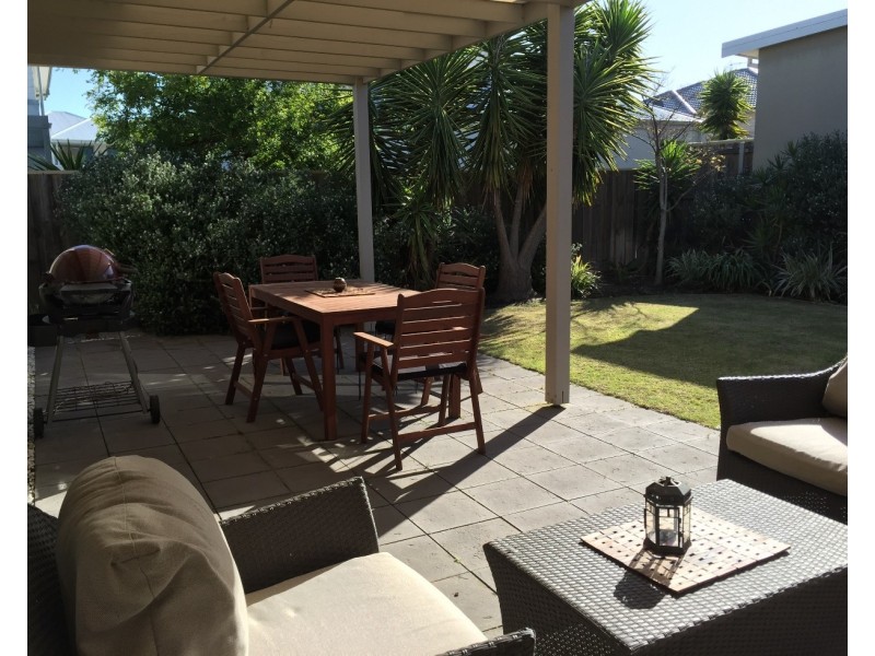 21 Sugarwood Terrace, Halls Head WA 6210
