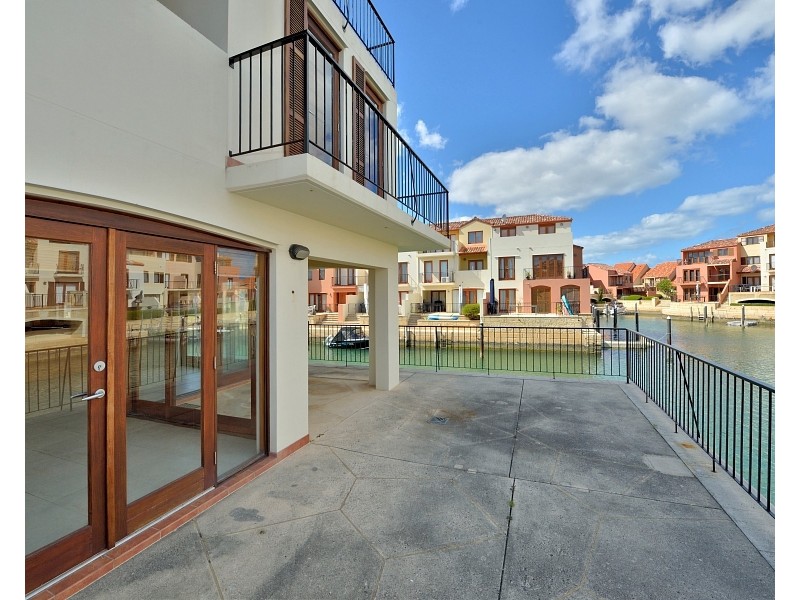 104/18 Port Quays, Wannanup WA 6210