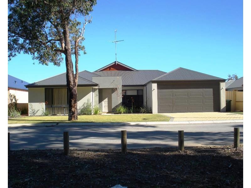8 Len Howard Drive, Erskine WA 6210