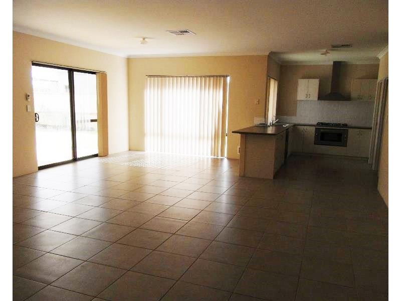 8 Len Howard Drive, Erskine WA 6210