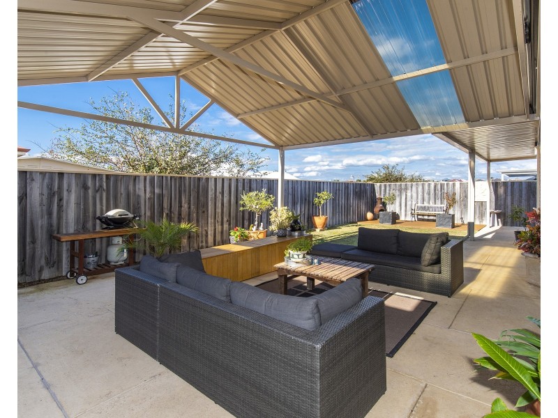 11 Buttercup Parkway, Halls Head WA 6210