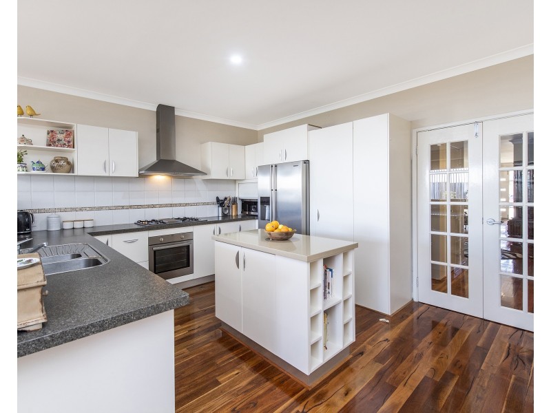 11 Buttercup Parkway, Halls Head WA 6210