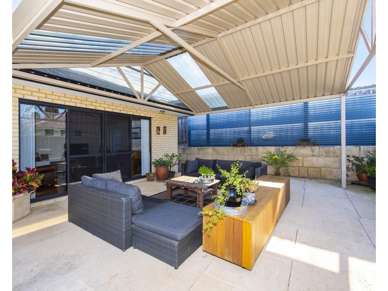 11 Buttercup Parkway, Halls Head WA 6210