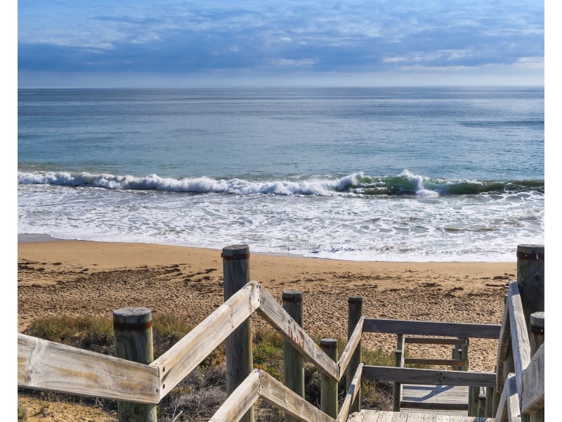 11 Buttercup Parkway, Halls Head WA 6210