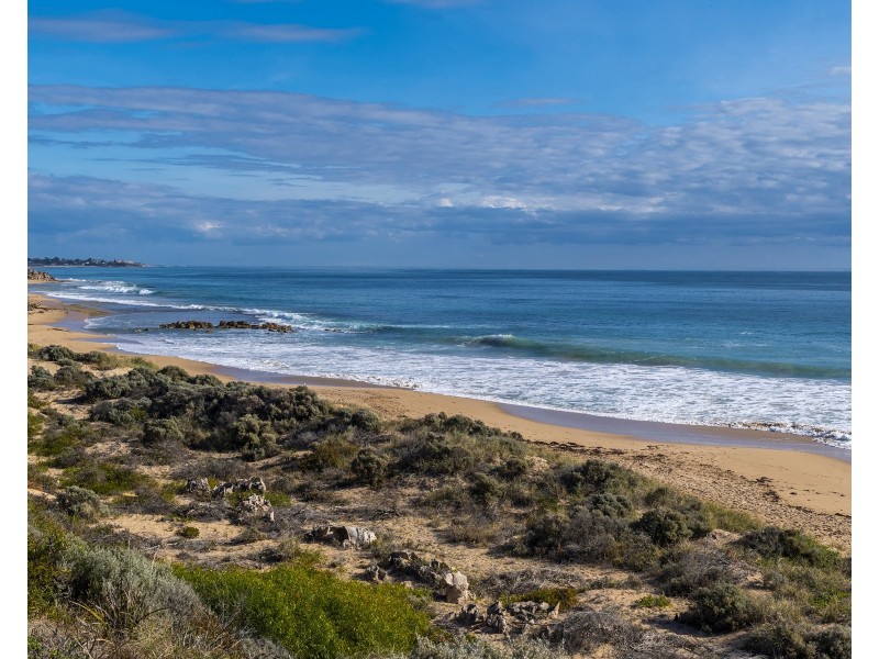 11 Buttercup Parkway, Halls Head WA 6210