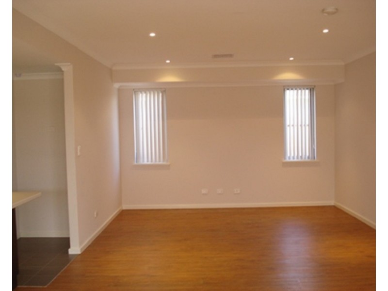 12 Wanjeep Street, Dudley Park WA 6210