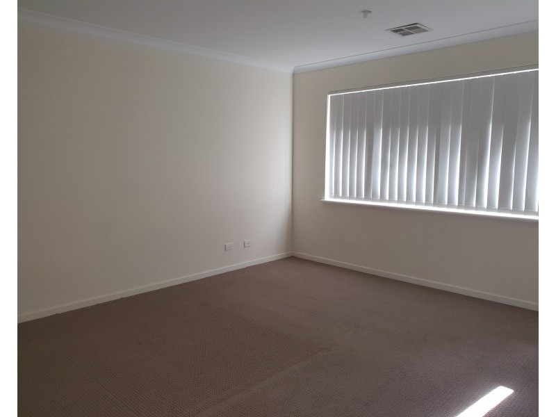 12 Wanjeep Street, Dudley Park WA 6210