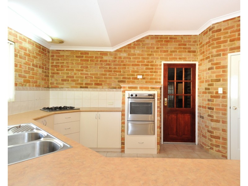 8 Mitford Grove, Port Kennedy WA 6172