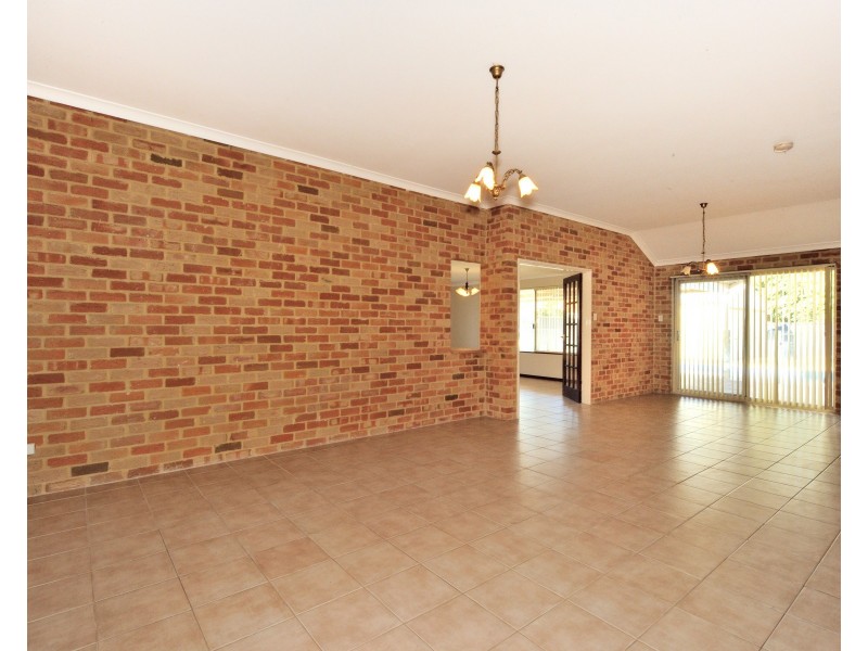 8 Mitford Grove, Port Kennedy WA 6172