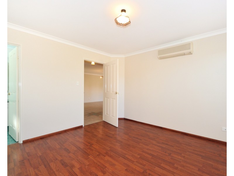 8 Mitford Grove, Port Kennedy WA 6172