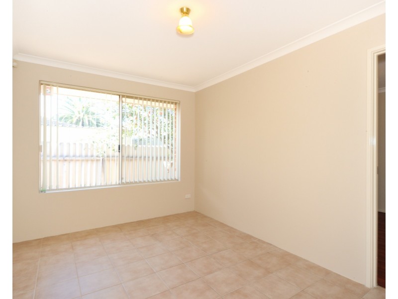 8 Mitford Grove, Port Kennedy WA 6172