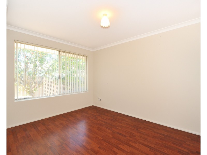 8 Mitford Grove, Port Kennedy WA 6172