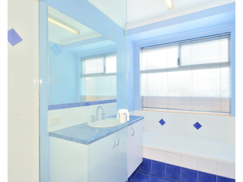 8 Mitford Grove, Port Kennedy WA 6172