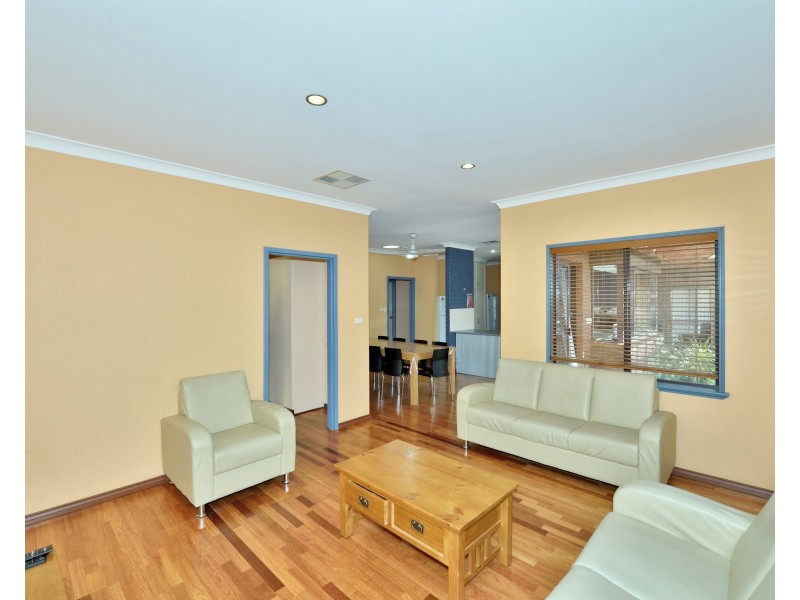 13 Rocklea Place, Silver Sands WA 6210