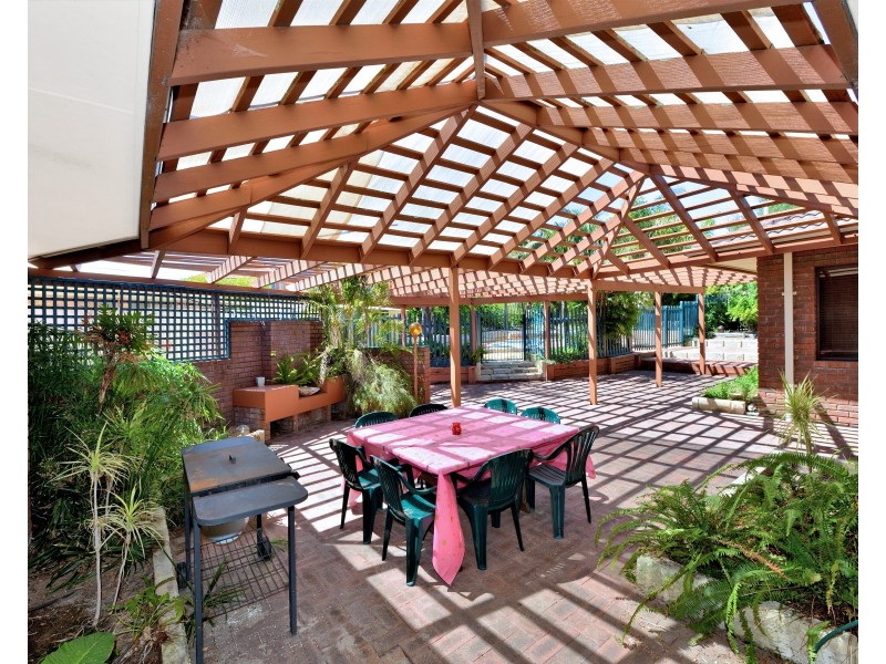 13 Rocklea Place, Silver Sands WA 6210