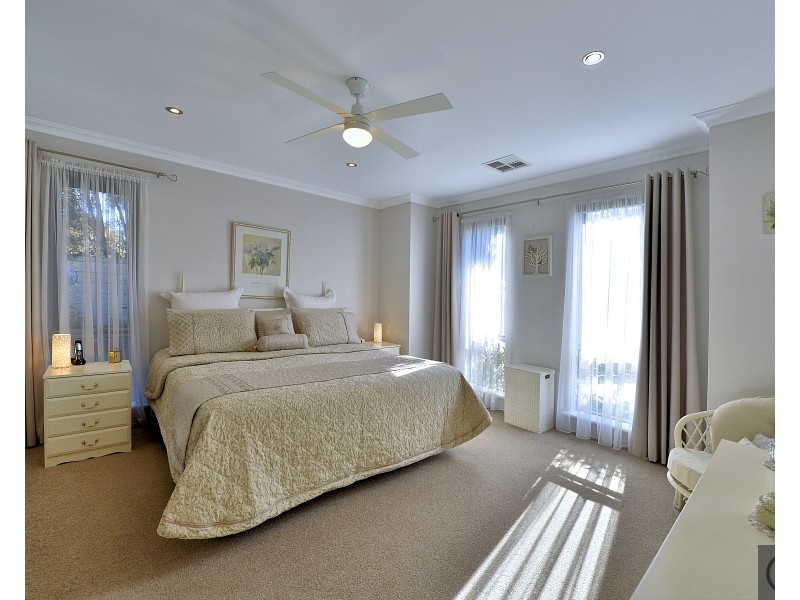 1 Crathes Court, Erskine WA 6210