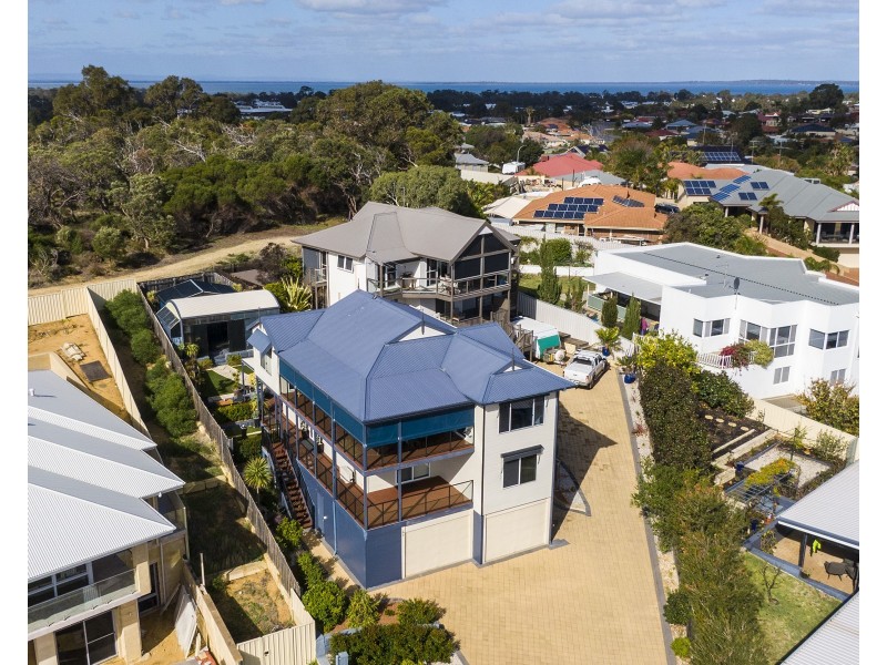 4B Ironbark Place, Halls Head WA 6210