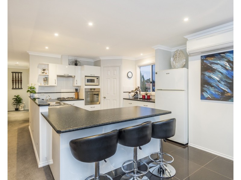 4B Ironbark Place, Halls Head WA 6210