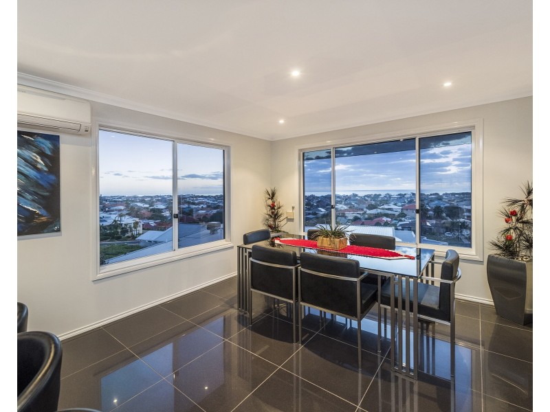 4B Ironbark Place, Halls Head WA 6210