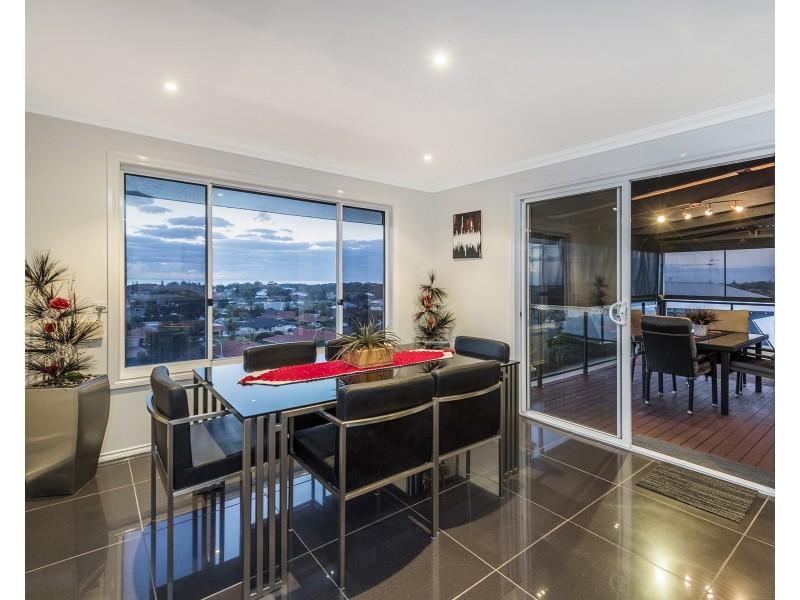 4B Ironbark Place, Halls Head WA 6210