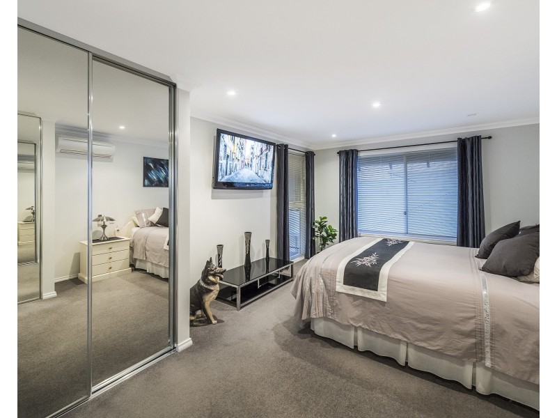 4B Ironbark Place, Halls Head WA 6210