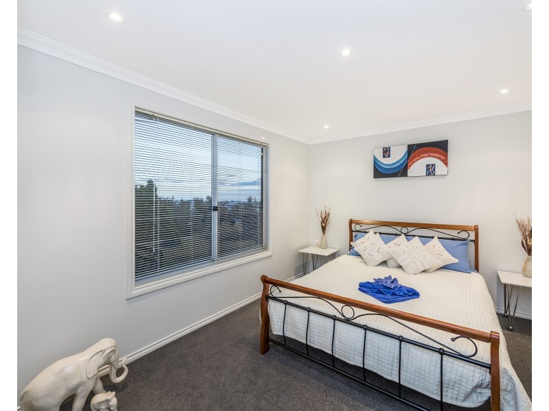 4B Ironbark Place, Halls Head WA 6210