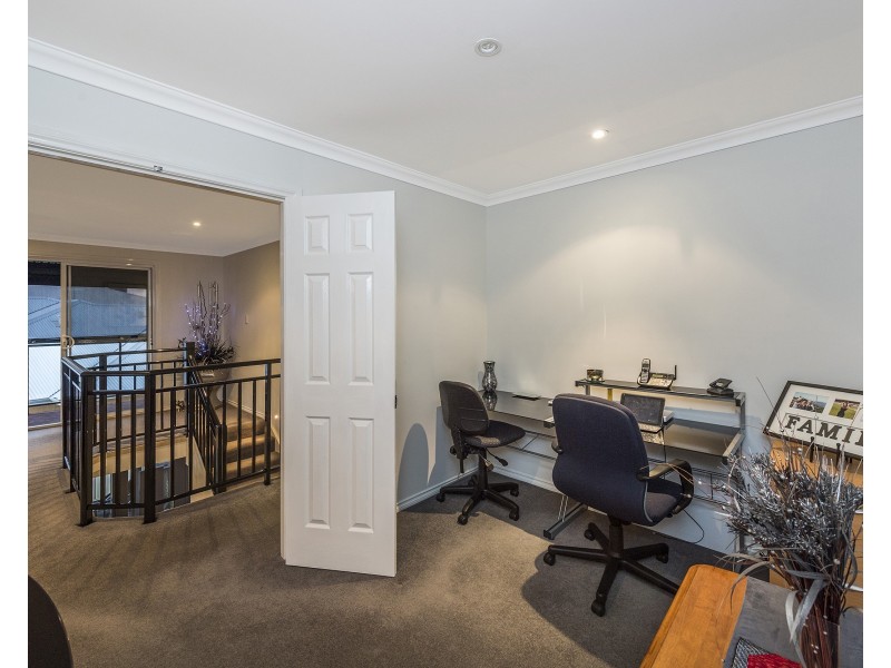 4B Ironbark Place, Halls Head WA 6210