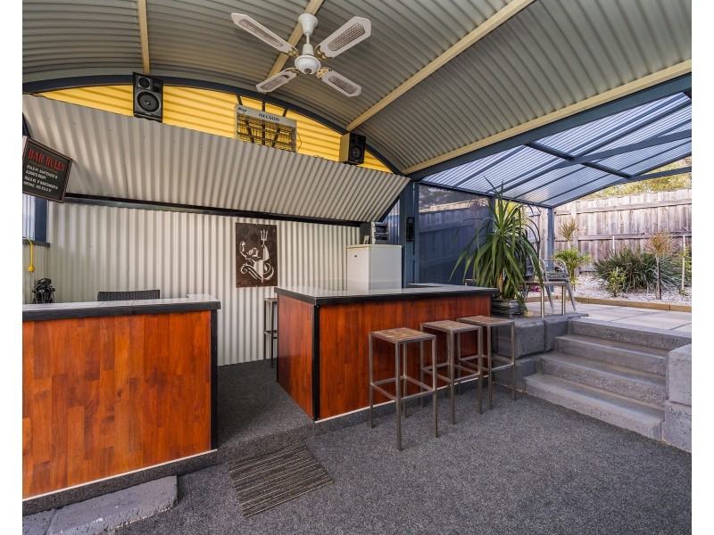 4B Ironbark Place, Halls Head WA 6210