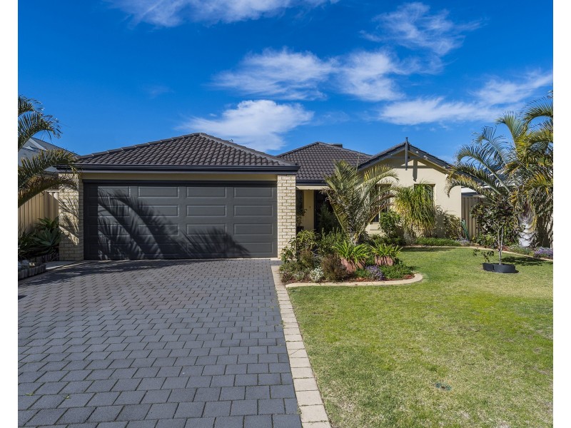 4 Regina Gardens, Greenfields WA 6210