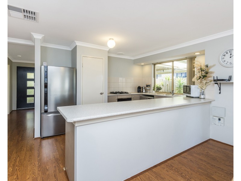 4 Regina Gardens, Greenfields WA 6210