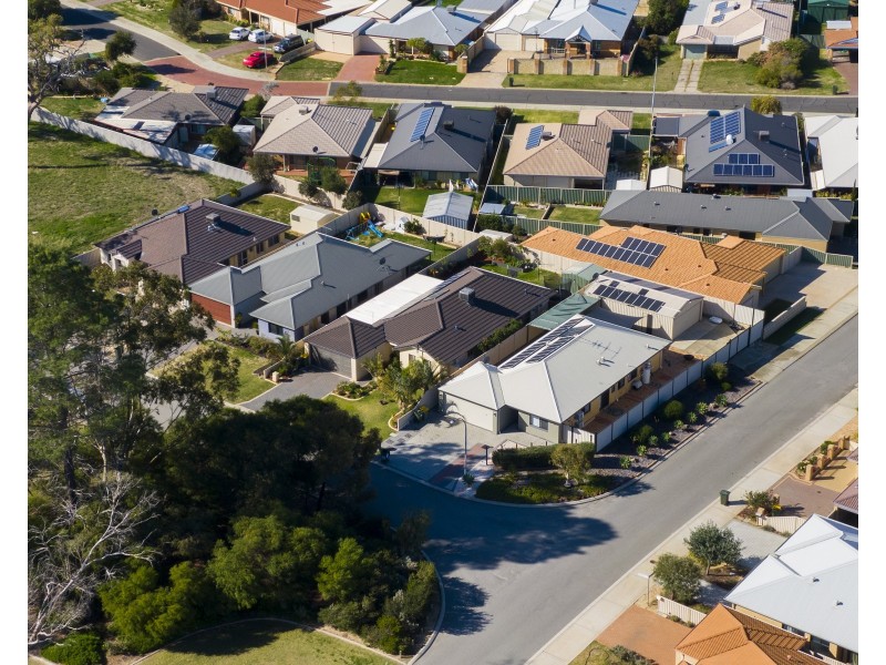 4 Regina Gardens, Greenfields WA 6210