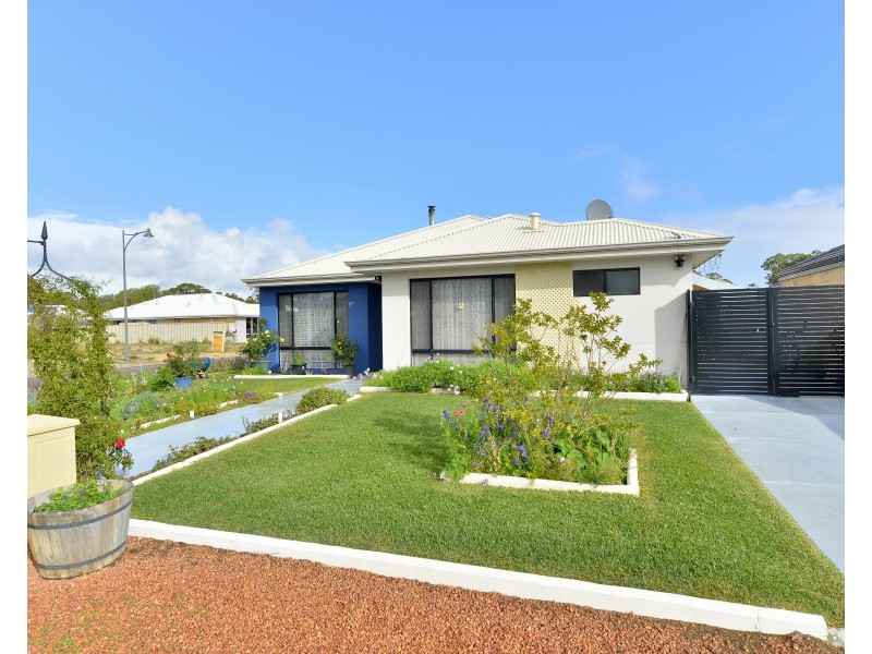 14 Coopers Mill Way, Ravenswood WA 6208