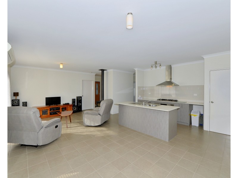 14 Coopers Mill Way, Ravenswood WA 6208