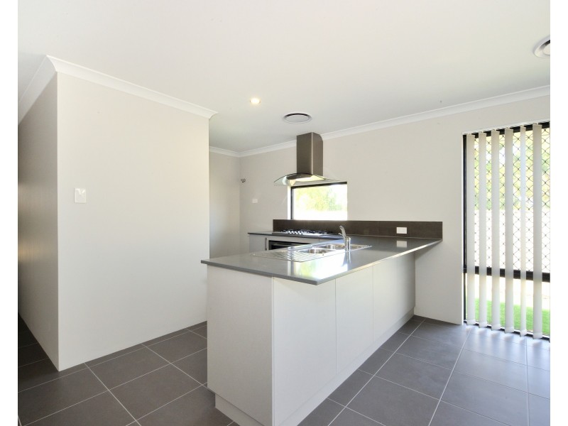 15 Worlington Loop, Meadow Springs WA 6210