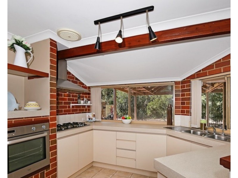 31 Summerlea Avenue, Meadow Springs WA 6210