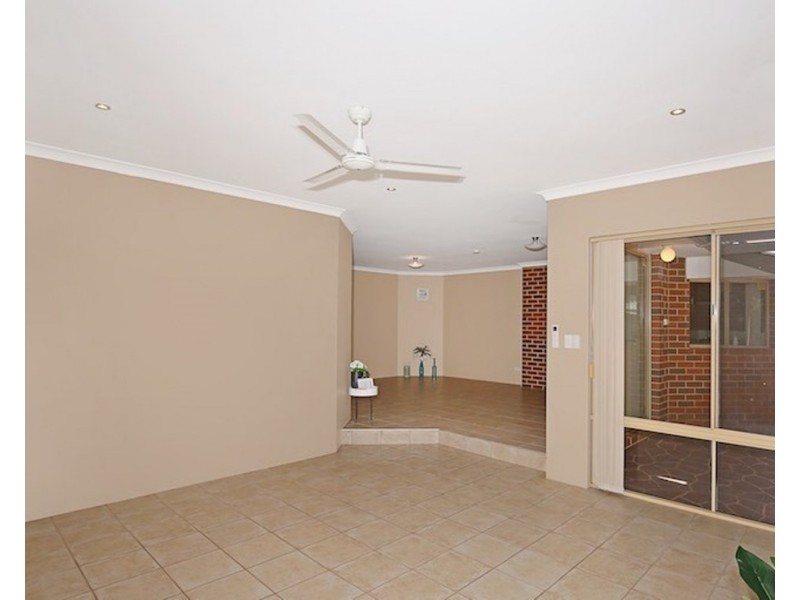 31 Summerlea Avenue, Meadow Springs WA 6210