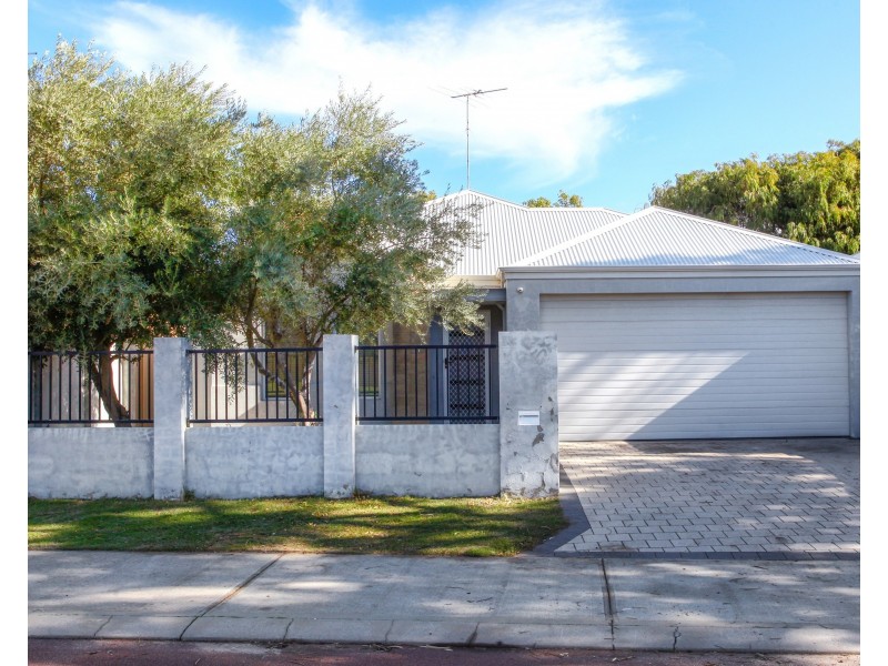 10 Illyarrie Avenue, Falcon WA 6210