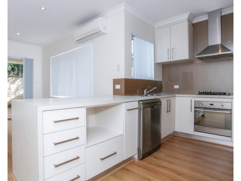 10 Illyarrie Avenue, Falcon WA 6210