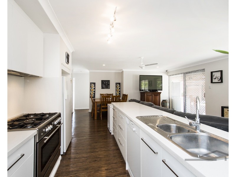 182 Mclarty Road, Halls Head WA 6210