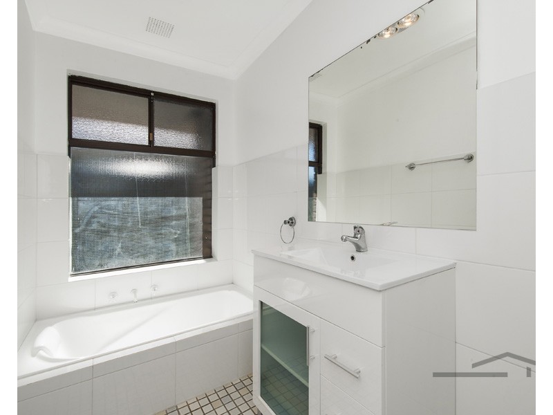 182 Mclarty Road, Halls Head WA 6210