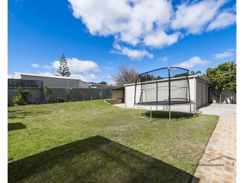 182 Mclarty Road, Halls Head WA 6210