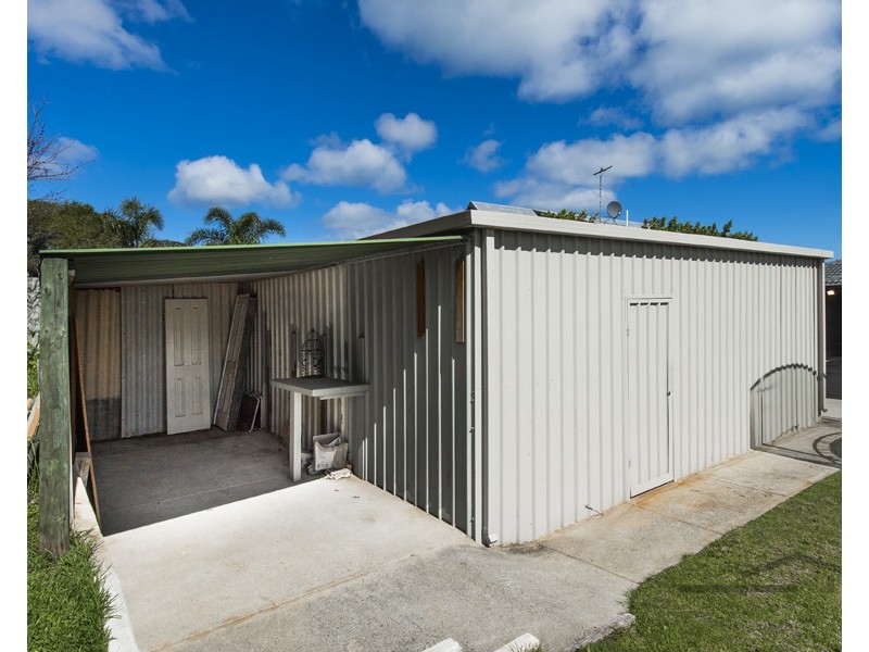 182 Mclarty Road, Halls Head WA 6210
