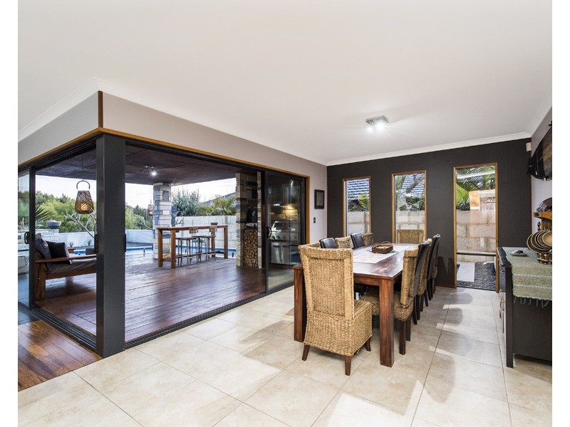 54  Lakeway Retreat, Dawesville WA 6211