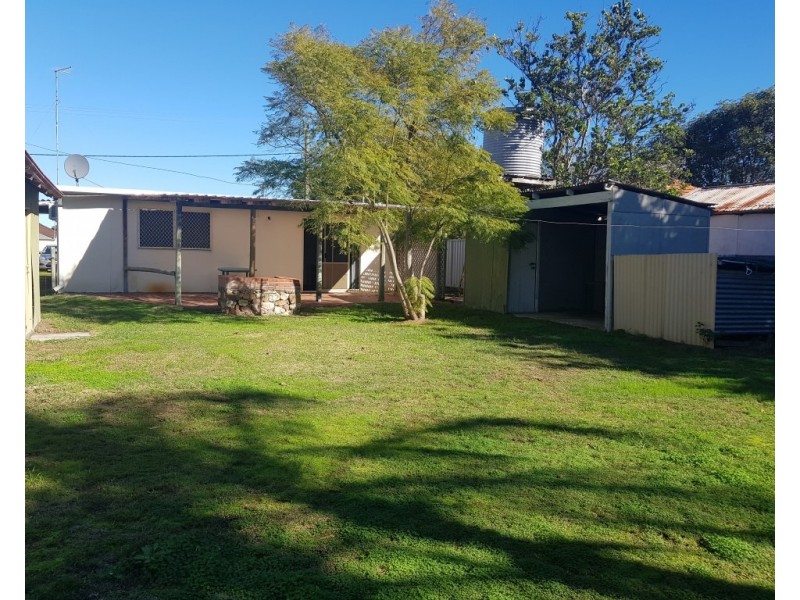 12 Loxton Street, Dudley Park WA 6210