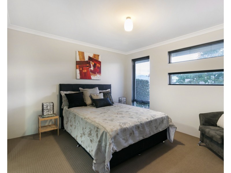 4 Jilba Grove, Erskine WA 6210
