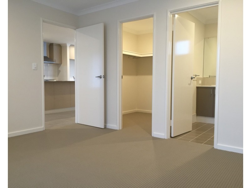 11 Tamarind Lane, Halls Head WA 6210