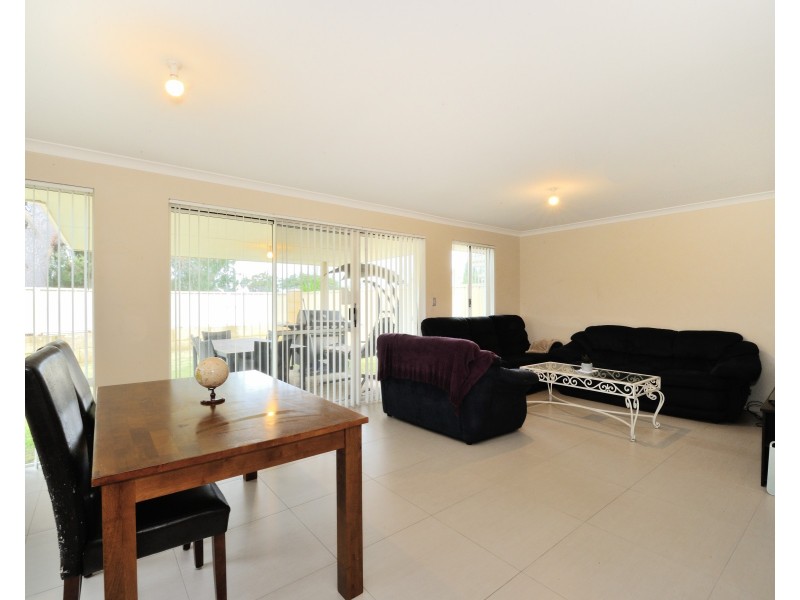 2/41 Wanjeep Street, Coodanup WA 6210