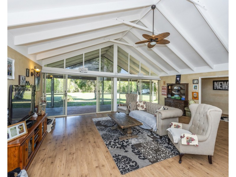 107 Greyhound Retreat, Nambeelup WA 6207