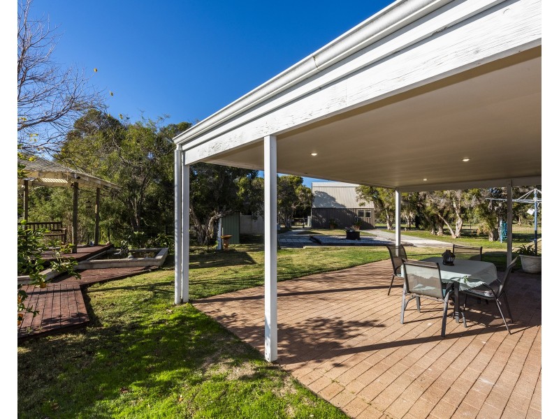 107 Greyhound Retreat, Nambeelup WA 6207