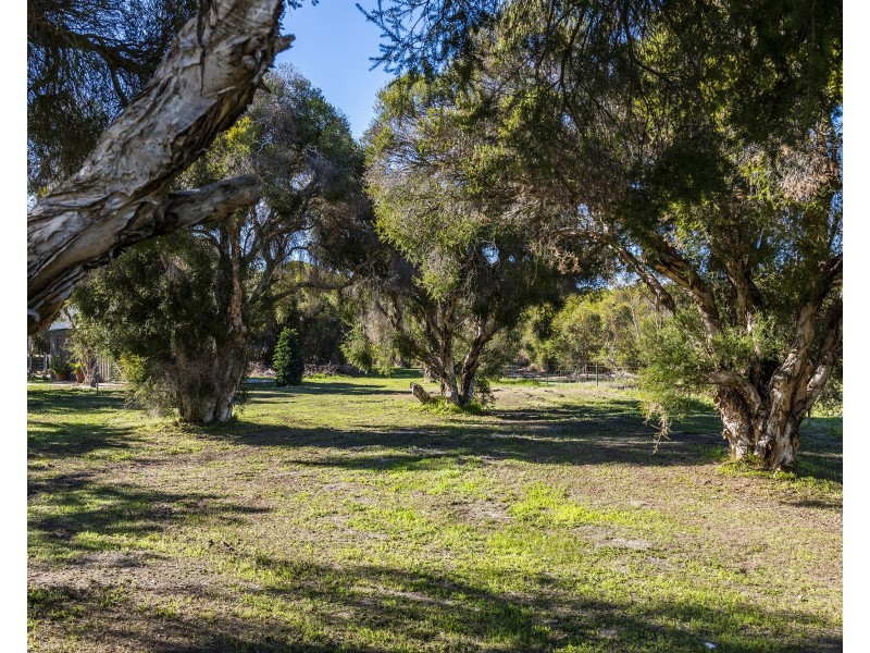 107 Greyhound Retreat, Nambeelup WA 6207